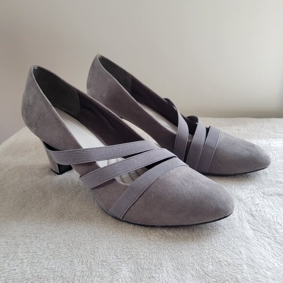 Women's size 12 heels - Picture 1 of 5
